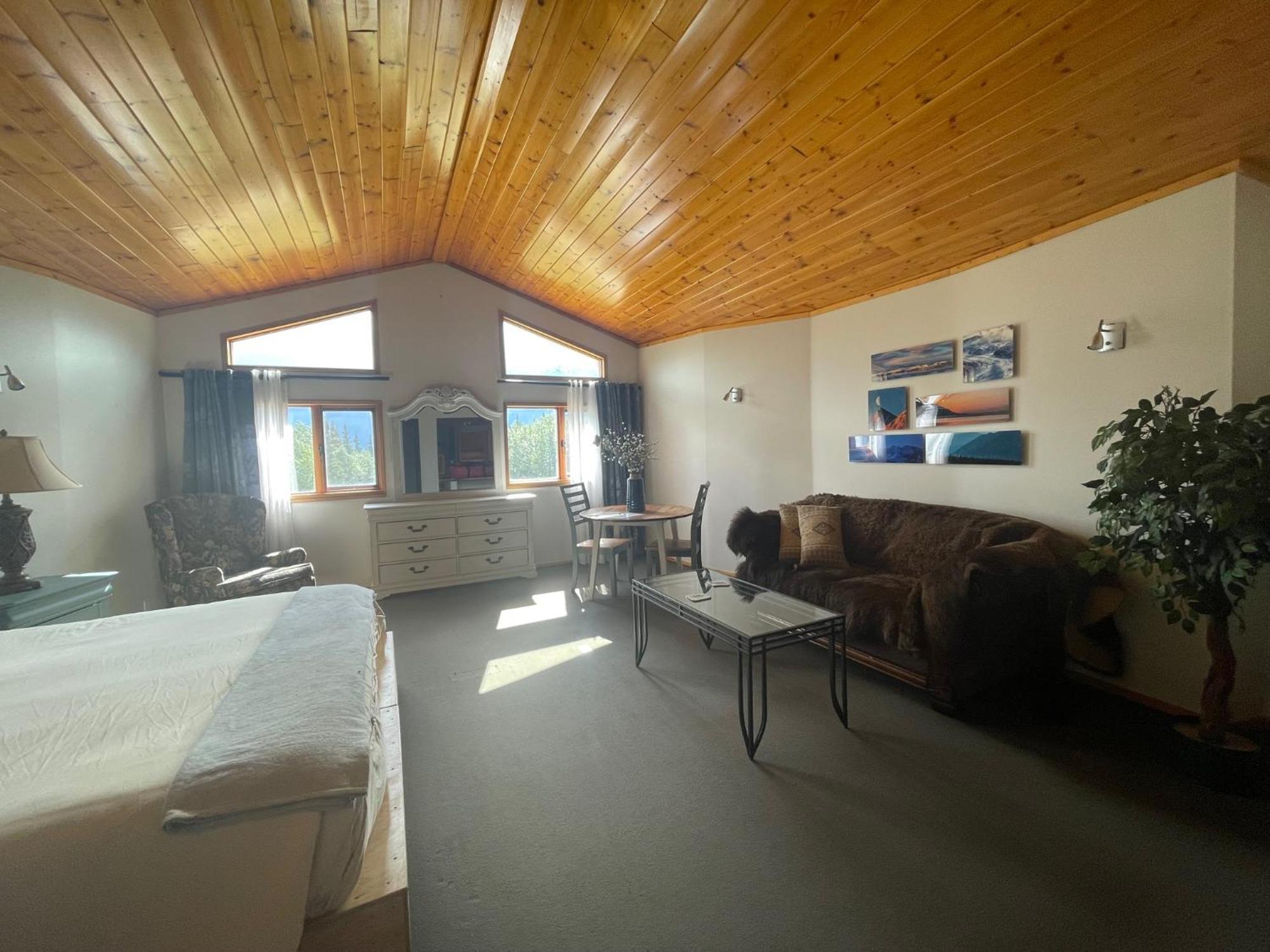 Mount Logan Ecolodge & Retreat Center เฮนส์จังก์ชัน ภายนอก รูปภาพ